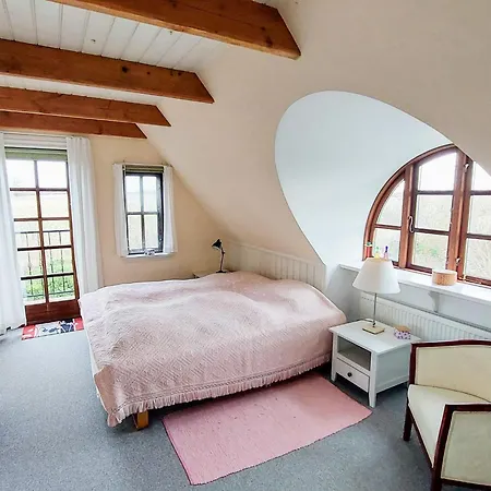 度假居 4 Star In *